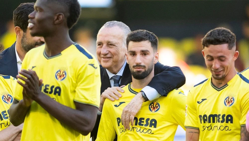 Baena, Pino y Barry junto a Fernando Roig Baena, Pino y Barry junto a Fernando Roig