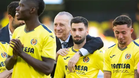 Baena, Pino y Barry junto a Fernando Roig Baena, Pino y Barry junto a Fernando Roig