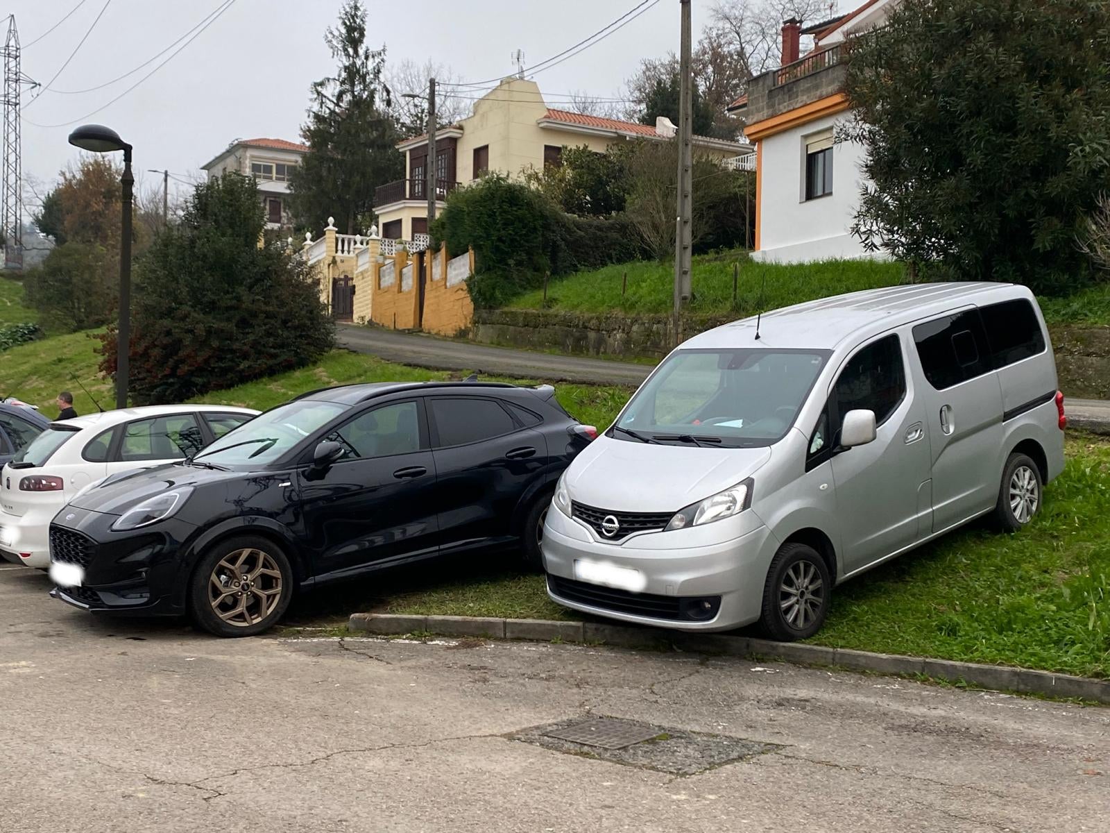 La Mesa de Movilidad del Besaya y Ecologistas en Acción exigen controlar las terrazas y vehículos mal aparcados en Torrelavega La Mesa de Movilidad del Besaya y Ecologistas en Acción exigen controlar las terrazas y vehículos mal aparcados en Torrelavega