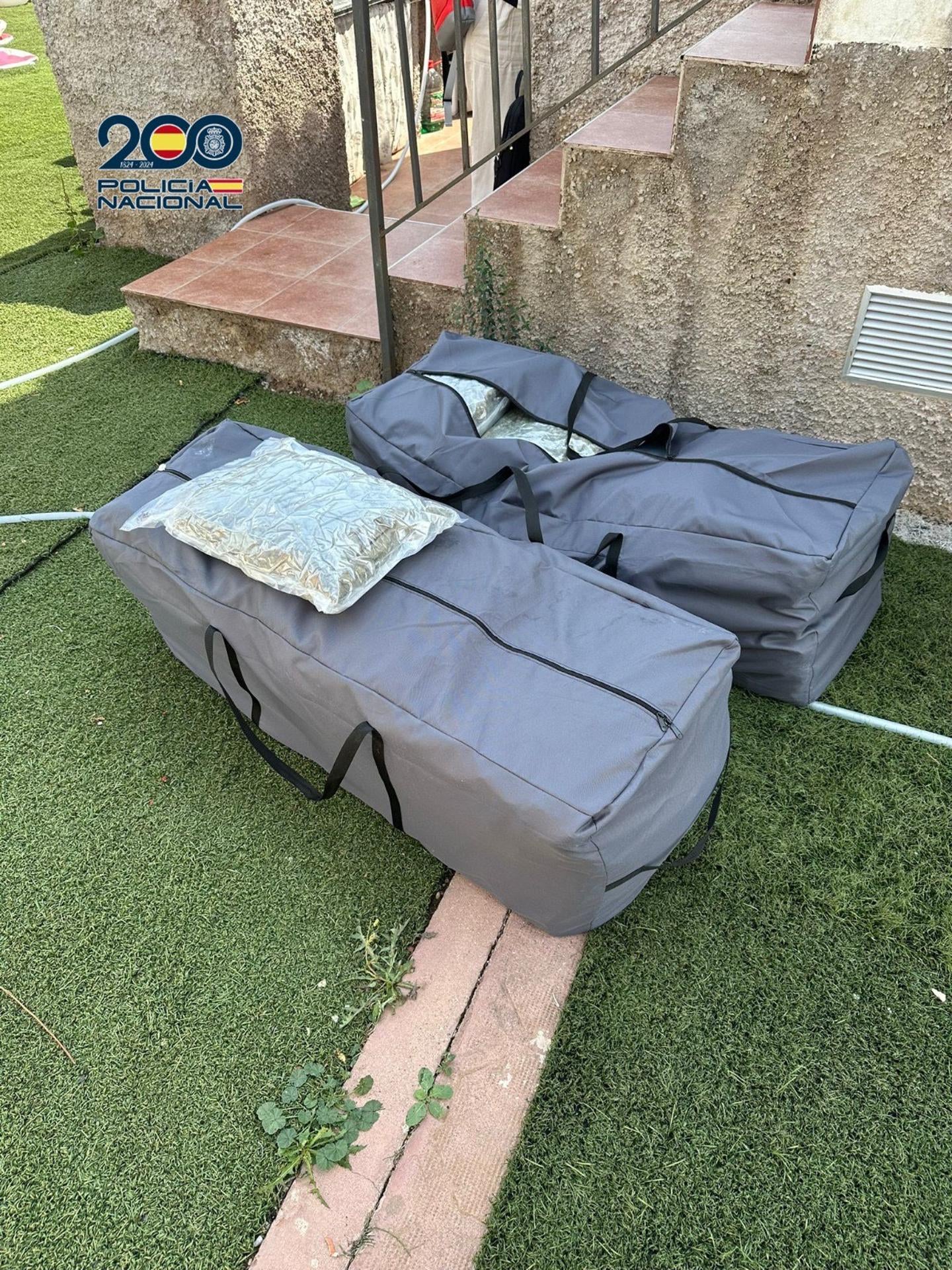 Seis detenidos tras la intervención de 350 kg de marihuana en Almassora (Castellón) Seis detenidos tras la intervención de 350 kg de marihuana en Almassora (Castellón)