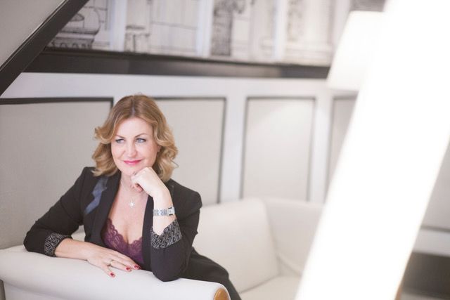 Elena Sanz, asesora de imagen; "En los primeros segundos se puede valorar a un profesional" Elena Sanz, asesora de imagen; "En los primeros segundos se puede valorar a un profesional"