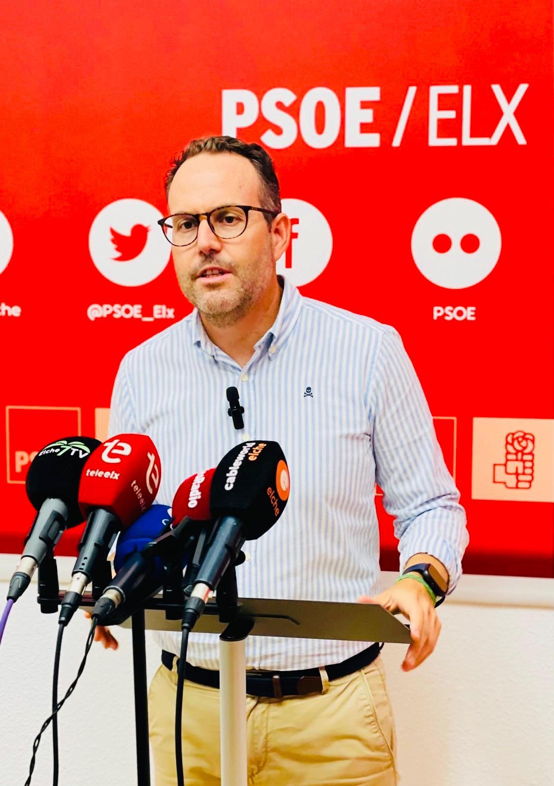 El PSOE de Elche reitera que Ruz es un alcalde “sin límites porque persiste en el mal uso del dinero público” El PSOE de Elche reitera que Ruz es un alcalde “sin límites porque persiste en el mal uso del dinero público”