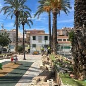 Obras en las jardineras de la calle Obispo Barrachina de Elche.