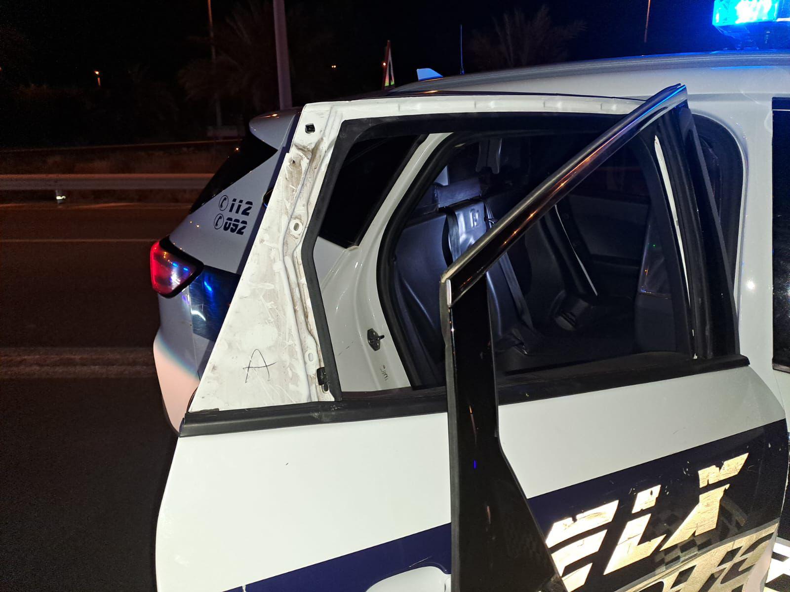 Detenido en el aeropuerto de El Altet de Elche por agredir a su pareja y a los agentes de la Policía Local que actuaron Detenido en el aeropuerto de El Altet de Elche por agredir a su pareja y a los agentes de la Policía Local que actuaron