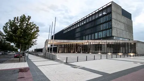 Los vecinos del barrio de San Lorenzo en Huesca se oponen a más plazas de zona azul Los vecinos del barrio de San Lorenzo en Huesca se oponen a más plazas de zona azul