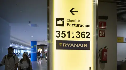 Carteles indicadores de Ryanair en el Aeropuerto Adolfo Suárez Madrid-Barajas Carteles indicadores de Ryanair en el Aeropuerto Adolfo Suárez Madrid-Barajas/ Jesús Hellín / Europa Press