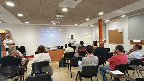 La Diputación de Castellón refuerza la formación de alcaldes para mejorar la gestión de emergencias La Diputación de Castellón refuerza la formación de alcaldes para mejorar la gestión de emergencias