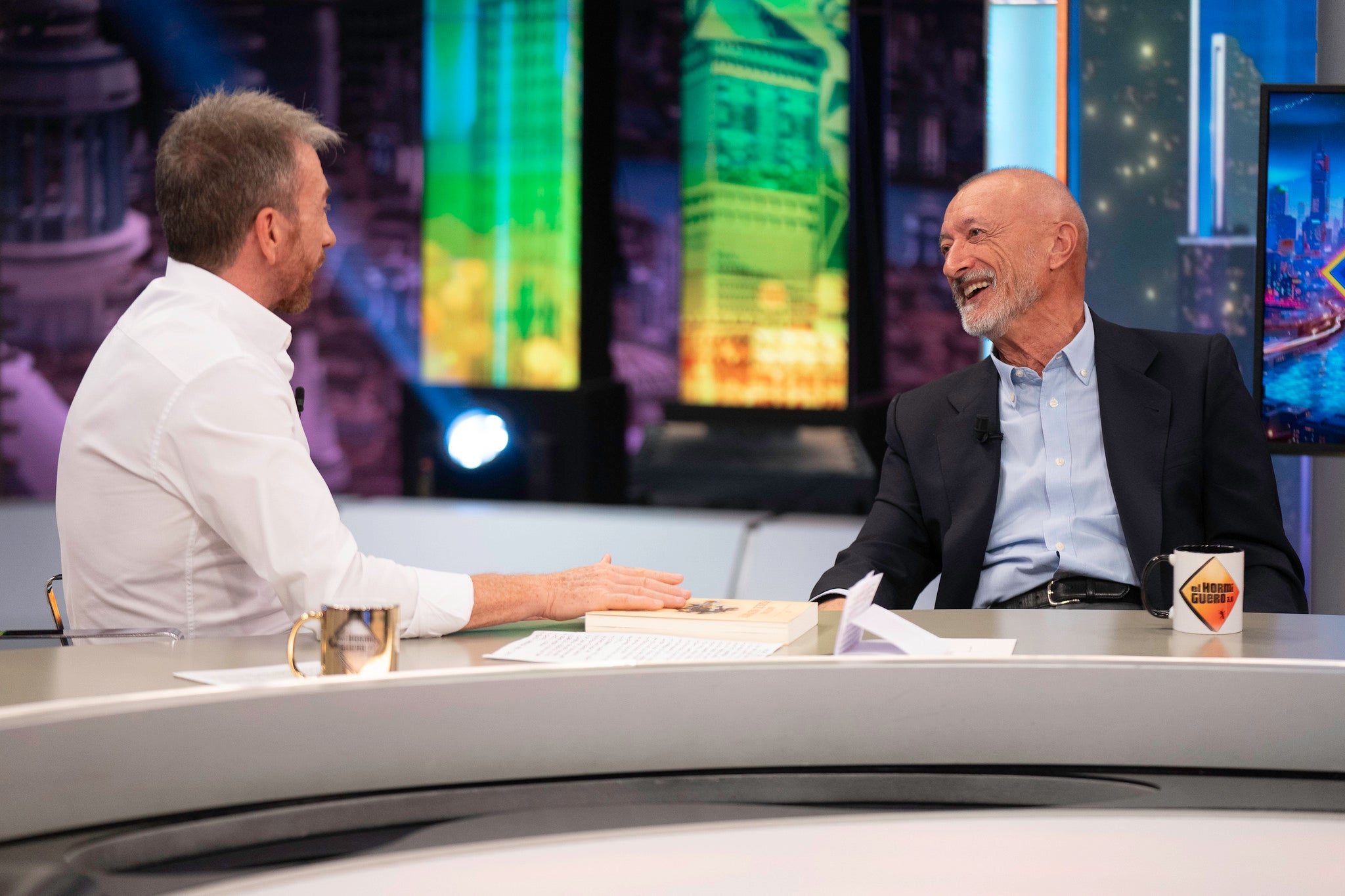 Arturo Pérez-Reverte desvela cuál es el partido político "más inmoral" para él: "Es así por Vox" Arturo Pérez-Reverte desvela cuál es el partido político "más inmoral" para él: "Es así por Vox"