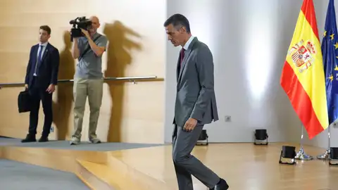 El presidente del Gobierno, Pedro Sánchez, durante la clausura del acto ‘Por un pacto de Estado frente a la emergencia climática’, este lunes en Madrid. El presidente del Gobierno, Pedro Sánchez, durante la clausura del acto ‘Por un pacto de Estado frente a la emergencia climática’, este lunes en Madrid.