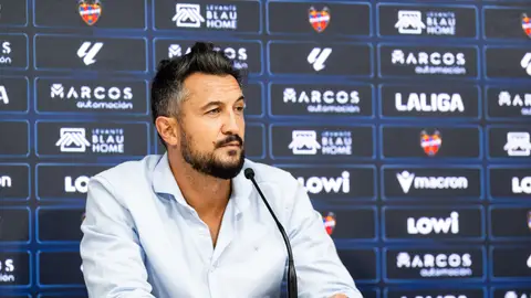 Héctor Rodas: "Estamos muy contentos con el trabajo que hemos desempeñado, y hemos formado una plantilla muy competitiva" Héctor Rodas: "Estamos muy contentos con el trabajo que hemos desempeñado, y hemos formado una plantilla muy competitiva"