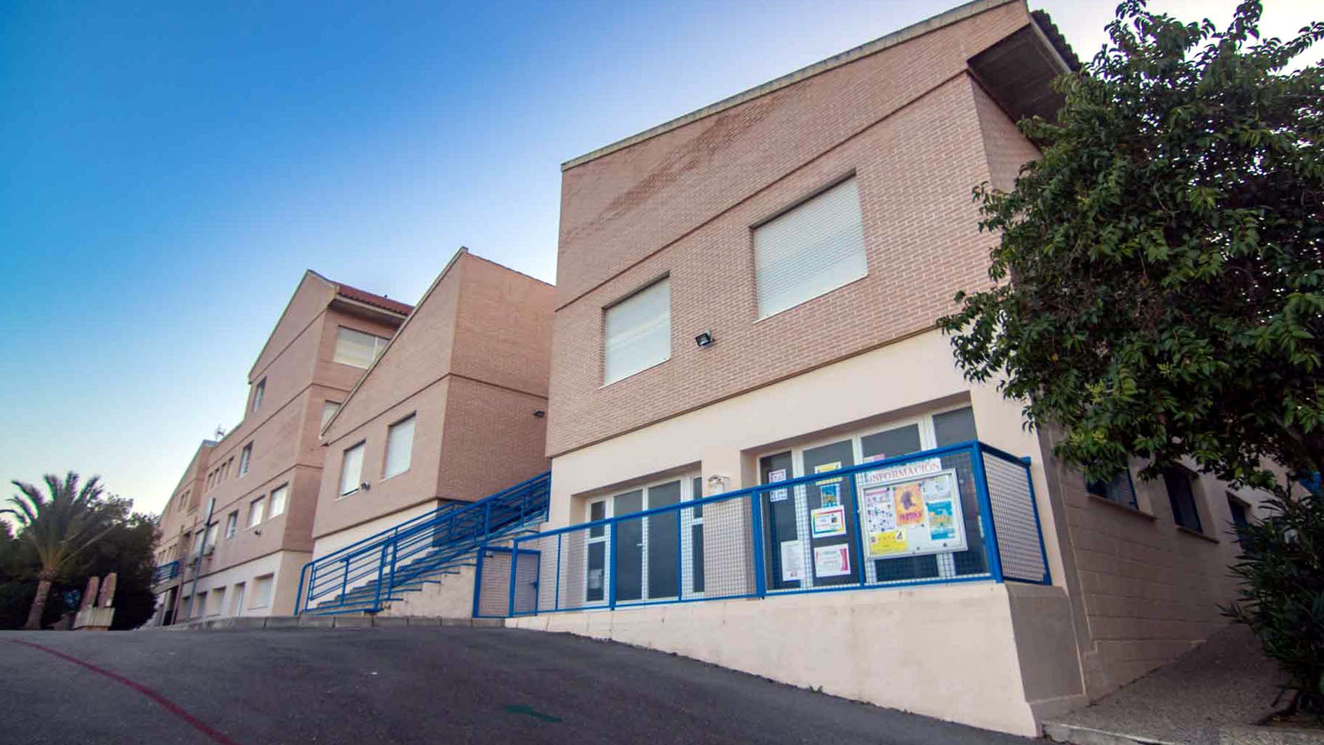 Diez colegios e institutos de Benidorm contarán con refuerzos en lectura y matemáticas para mejorar el rendimiento del alumnado Diez colegios e institutos de Benidorm contarán con refuerzos en lectura y matemáticas para mejorar el rendimiento del alumnado