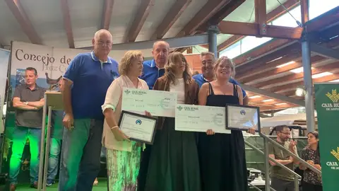 Imagen con las premiadas en el Certamen del Casín Imagen con las premiadas en el Certamen del Casín