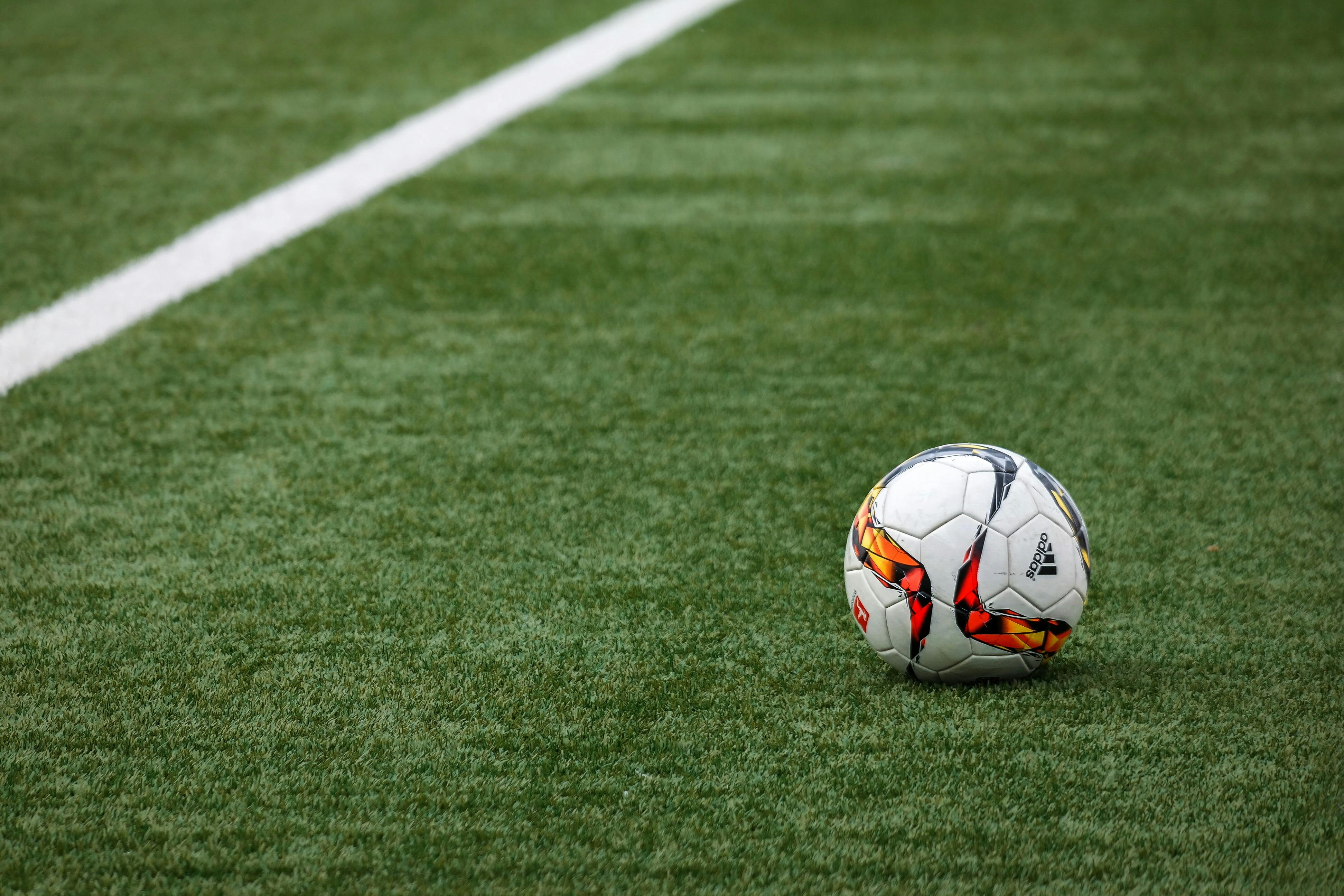 Conmoción en Italia por la agresión de hombre a un niño de 13 años en un partido de fútbol Conmoción en Italia por la agresión de hombre a un niño de 13 años en un partido de fútbol
