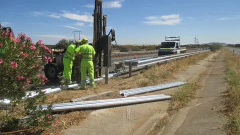 El Gobierno central destina 39,1 millones de euros a conservación de carreteras en las provincias de Cáceres y Badajoz El Gobierno central destina 39,1 millones de euros a conservación de carreteras en las provincias de Cáceres y Badajoz