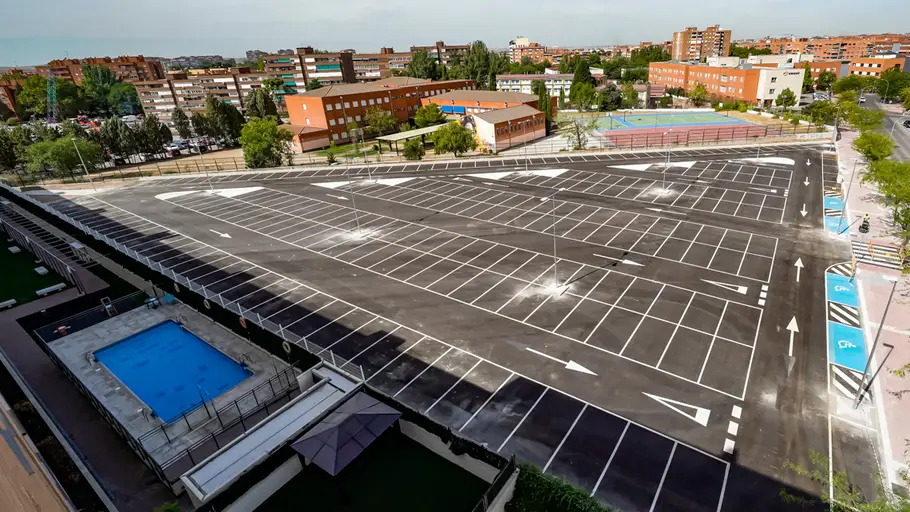 Un nuevo aparcamiento en superficie con 231 plazas intenta cubrir las necesidades de aparcamiento de los vecinos de Plaza de las Palmeras – Cañada en Torrejón de Ardoz Aparcamiento de la calle Francia de Torrejón de Ardoz