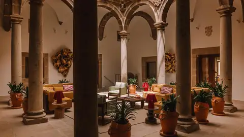 El Hotel Palacio de Godoy Cáceres, Curio Collection by Hilton, abría sus puertas este martes tras una inversión de 14 millones El Hotel Palacio de Godoy Cáceres, Curio Collection by Hilton, abría sus puertas este martes tras una inversión de 14 millones