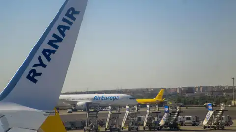 Imagen de archivo de un avión de Ryanair Imagen de archivo de un avión de Ryanair