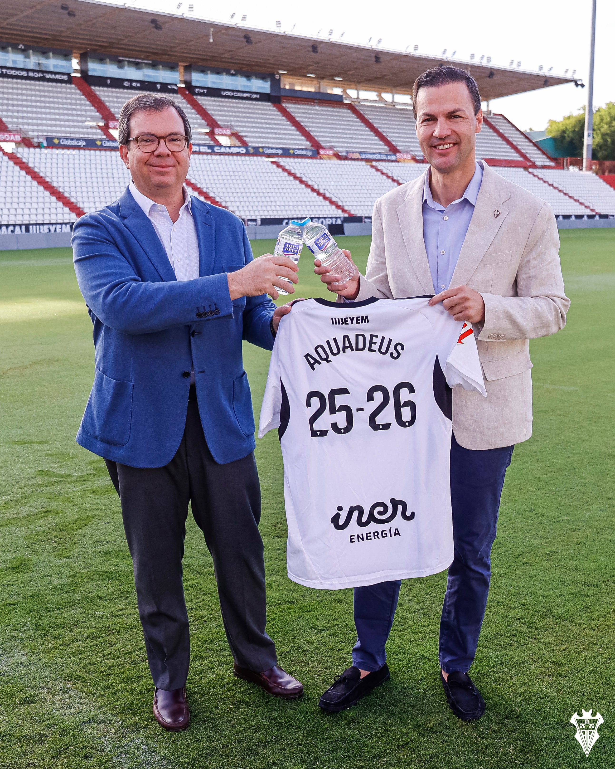 Aquadeus continuará siendo el agua oficial del Albacete Balompié Aquadeus continuará siendo el agua oficial del Albacete Balompié