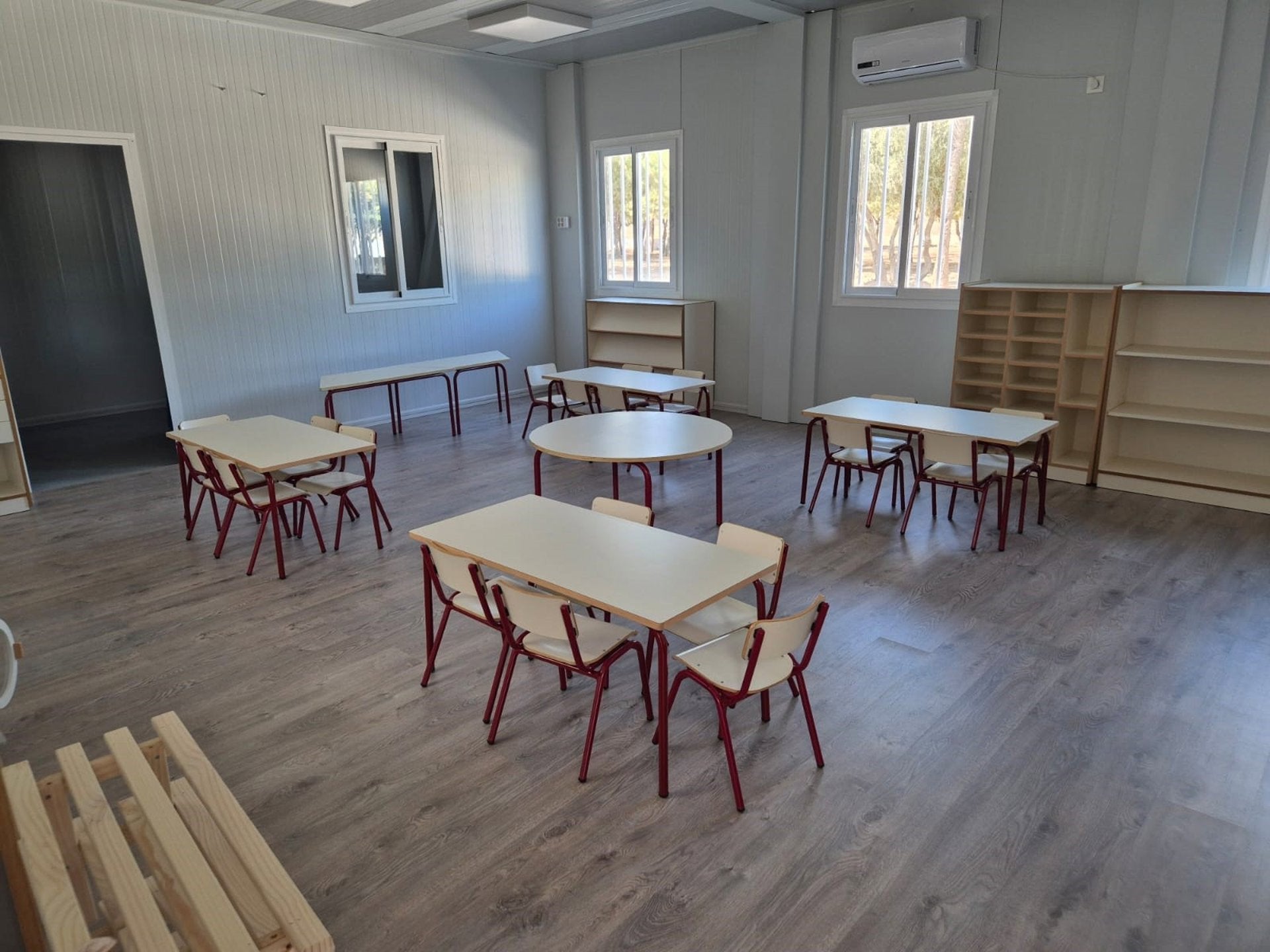 Cuatro colegios de zonas afectadas por la DANA retrasan el inicio de curso al día 11 Cuatro colegios de zonas afectadas por la DANA retrasan el inicio de curso al día 11