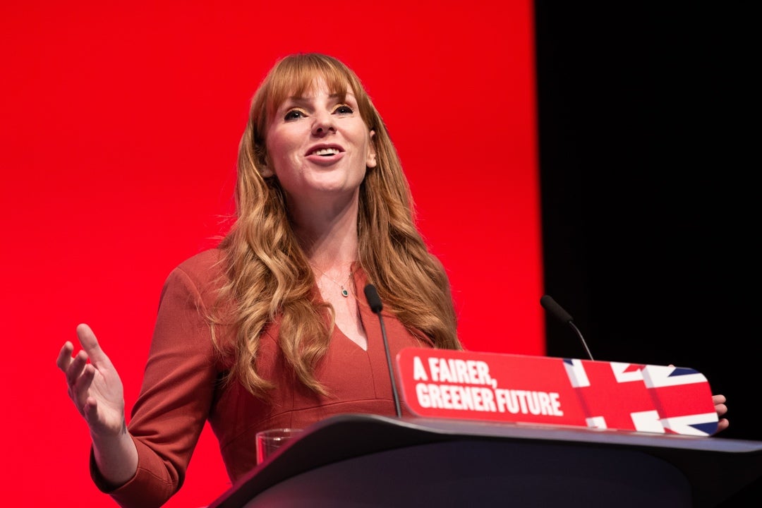 Dimite la 'número dos' del Gobierno británico por irregularidades fiscales en la compra de una vivienda Dimite la 'número dos' del Gobierno británico por irregularidades fiscales en la compra de una vivienda