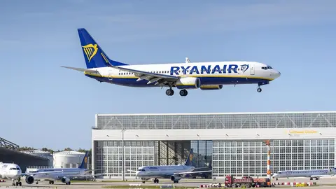 Aena emite un duro comunicado contra Ryanair: “Su política de comunicación está guiada por el fariseísmo, la mala educación y el chantaje” Aena emite un duro comunicado contra Ryanair: “Su política de comunicación está guiada por el fariseísmo, la mala educación y el chantaje”