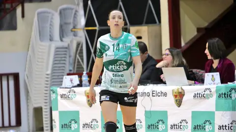 María Flores, con la camiseta del CBM Elche. María Flores, con la camiseta del CBM Elche.