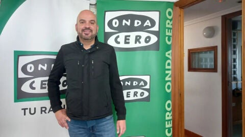 Frank J. Cogollos en los estudios de Onda Cero ibiza y Formentera Frank J. Cogollos en los estudios de Onda Cero ibiza y Formentera