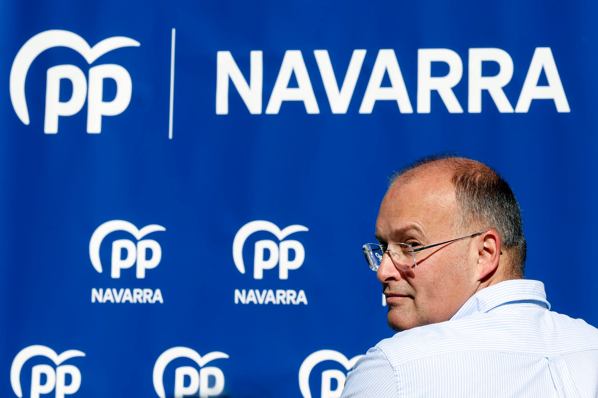 PSOE y Sumar se alinean contra Tellado por llamar a "cavar la fosa" del Gobierno y este responde: "El Francomodín ya no da más de sí" PSOE y Sumar se alinean contra Tellado por llamar a "cavar la fosa" del Gobierno y este responde: "El Francomodín ya no da más de sí"