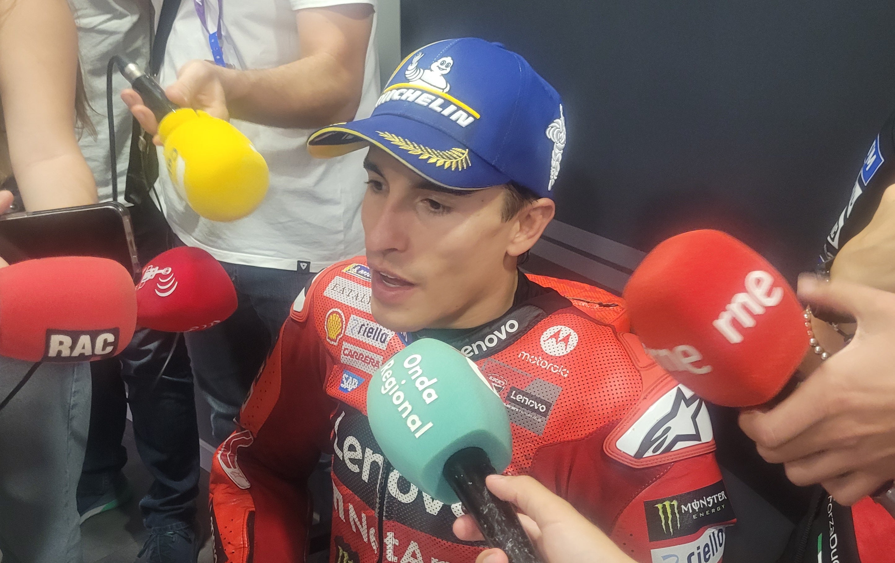 Marc Márquez: "Esta ha sido la victoria más amarga del año por la caída de mi hermano" Marc Márquez: "Esta ha sido la victoria más amarga del año por la caída de mi hermano"