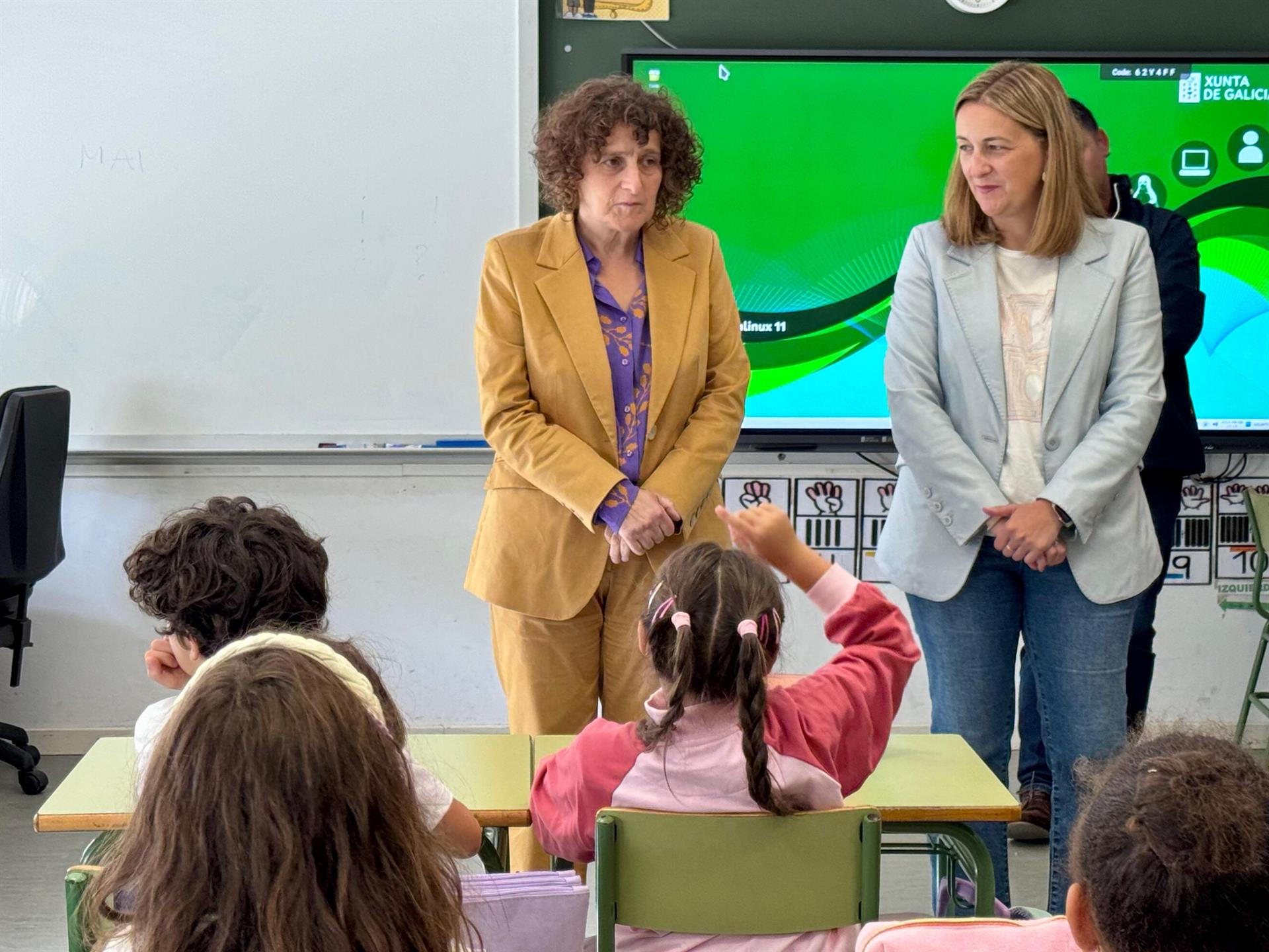 Raxoi dedicó 300.000 euros a obras en colegios durante el verano y las escuelas rurales de Santiago estrenan comedor Raxoi dedicó 300.000 euros a obras en colegios durante el verano y las escuelas rurales de Santiago estrenan comedor
