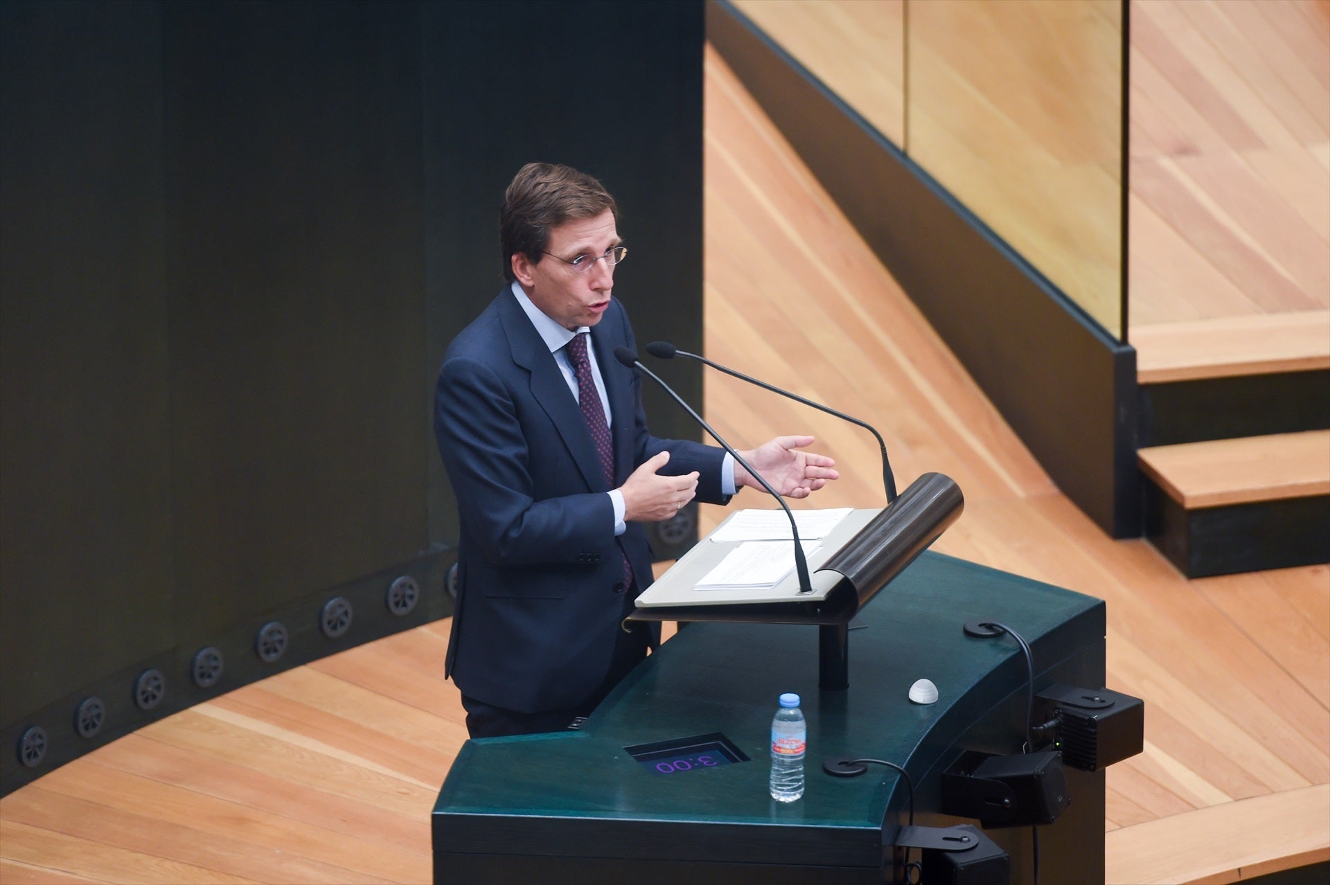 Almeida señala la "infame" ley trans como causa de la falta de bomberos en Madrid Almeida señala la "infame" ley trans como causa de la falta de bomberos en Madrid