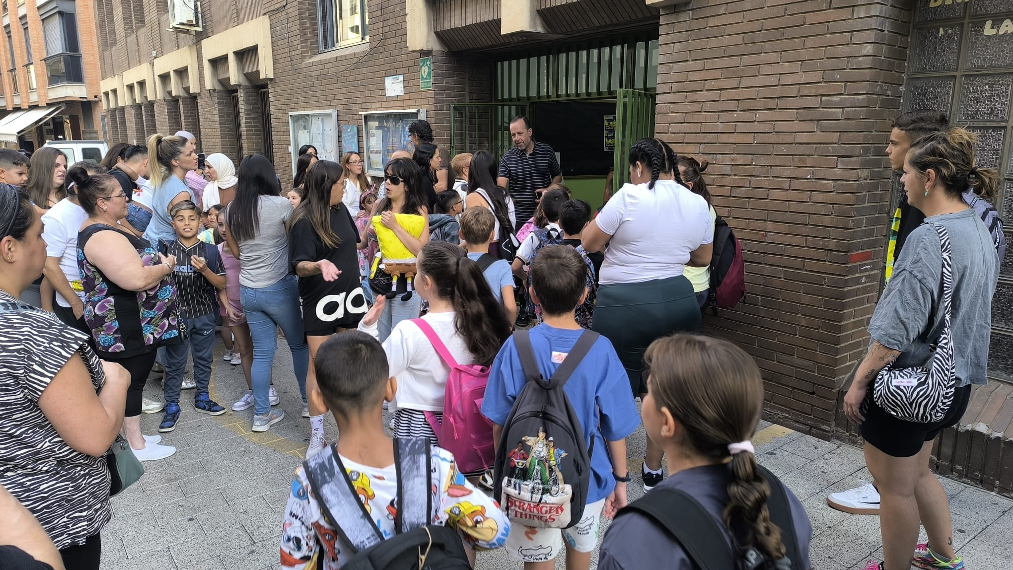 87.500 alumnos inician el curso escolar en Ciudad Real y por primera vez baja el número de estudiantes en ESO y Bachillerato 87.500 alumnos inician el curso escolar en Ciudad Real y por primera vez baja el número de estudiantes en ESO y Bachillerato