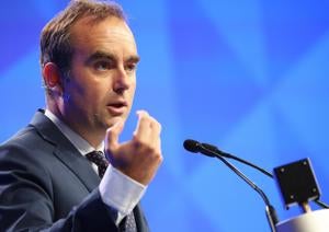 Macron nombra a Sébastien Lecornu como nuevo primer ministro francés Macron nombra a Sébastien Lecornu como nuevo primer ministro francés