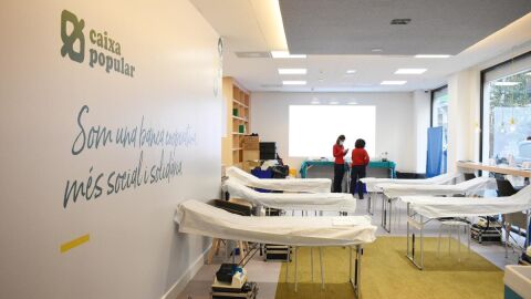 Archivo. Oficina de Caixa Popular en una de las donaciones de sangre organizadas.