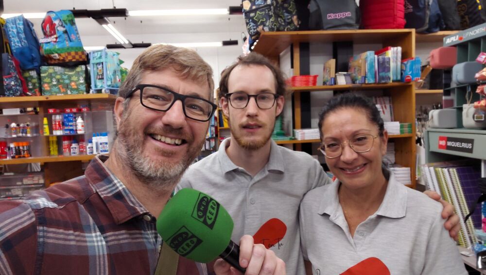 Hoy nos hemos cogido el micrófono verde para charlar con Pablo y Paquita de Hipérbole