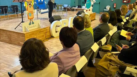 Alumnos extremeños aprenderán hábitos de consumo responsable en el programa 'Yo en el cole, tú en casa' Alumnos extremeños aprenderán hábitos de consumo responsable en el programa 'Yo en el cole, tú en casa'
