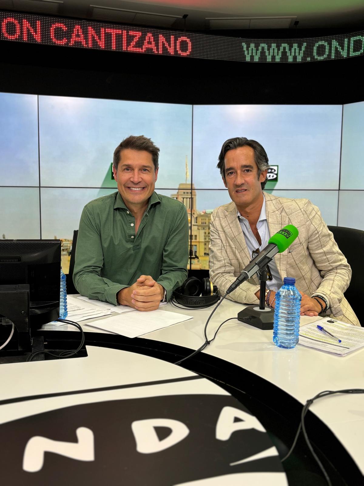 Asier Labarga: "La moda española tiene una tradición en costura y moda reconocida en todo el mundo, en parte por "culpa" de la artesanía" Asier Labarga: "La moda española tiene una tradición en costura y moda reconocida en todo el mundo, en parte por "culpa" de la artesanía"