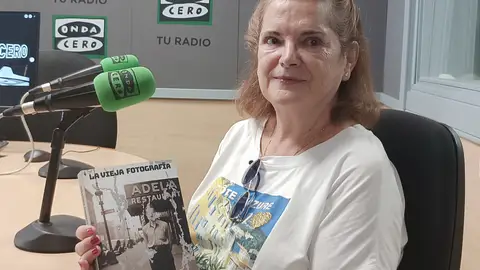 La escritora alcalaína Charo Pastor presenta este sábado su primera novela Charo Pastor con su novela "La vieja fotografía"