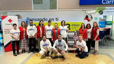 Carrefour y Cruz Roja promueven una nueva edición de la ‘Vuelta al Cole Solidaria’ a favor de la infancia en riesgo social de Palencia .