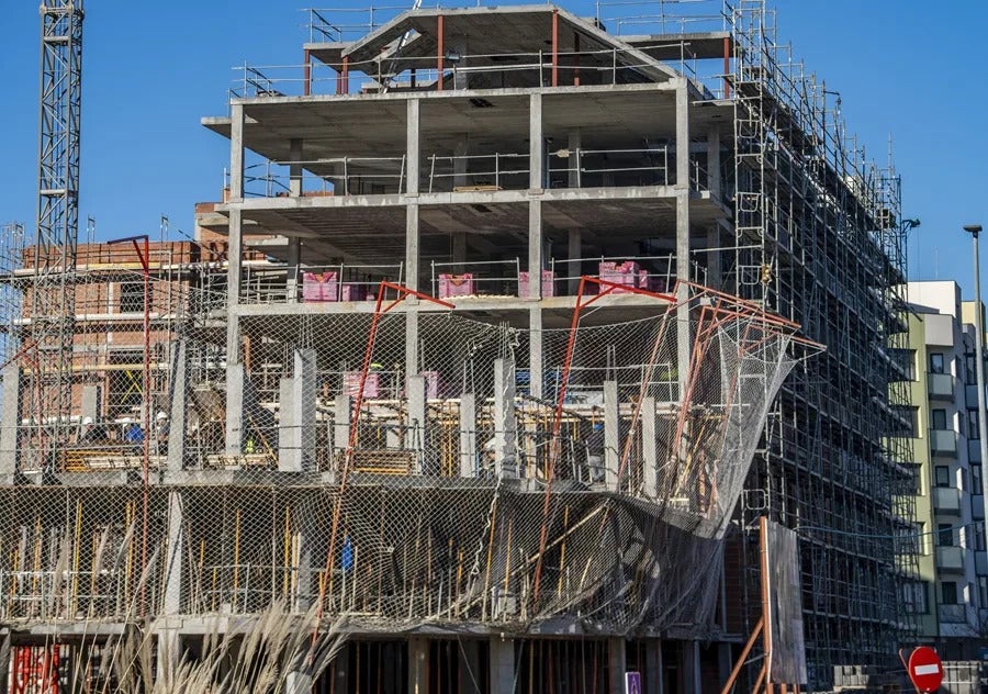 El COATA visa en Elche el inicio de la construcción de 172 viviendas en el tercer trimestre de este año El COATA visa en Elche el inicio de la construcción de 172 viviendas en el tercer trimestre de este año