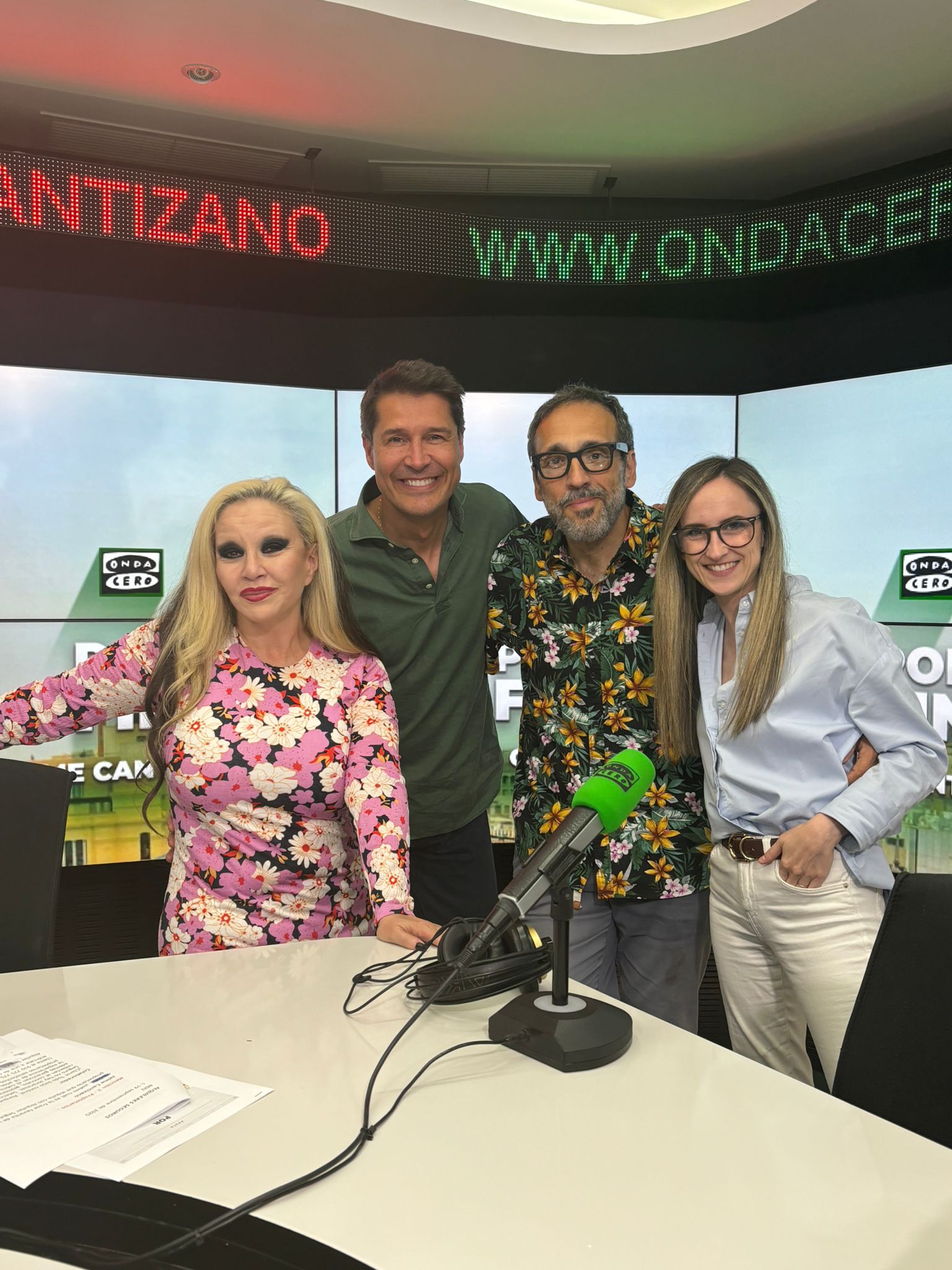 Alaska, Sabino Méndez y José Manuel Zapata, las bandas sonoras de nuestras vidas... Y los cencerros Alaska, Sabino Méndez y José Manuel Zapata, las bandas sonoras de nuestras vidas... Y los cencerros