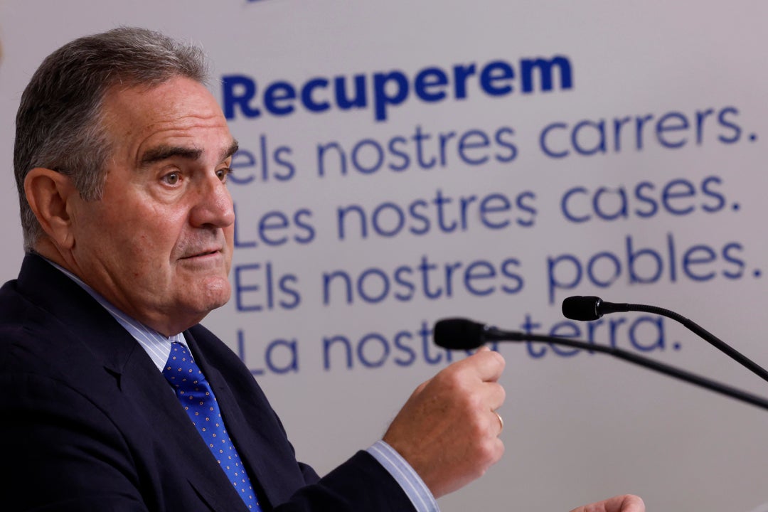 Mazón anuncia la salida del vicepresidente para la dana y la remodelación de su Gobierno para el 5 de noviembre Mazón anuncia la salida del vicepresidente para la dana y la remodelación de su Gobierno para el 5 de noviembre