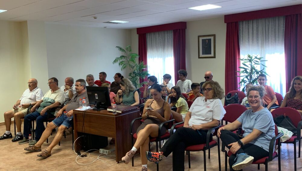 Público asistente durante el programa especial en Arcas