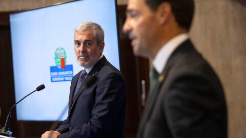 Recepci&oacute;n al lehendakari, Imanol Pradales, por parte del presidente de Canarias, Fernando Clavijo, en la sede de Presidencia del Gobierno de Canarias.