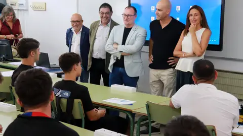El govern català afirma que la sentència del TSJC no fa "trontollar" l'ús del català a l'escola El govern català afirma que la sentència del TSJC no fa "trontollar" l'ús del català a l'escola