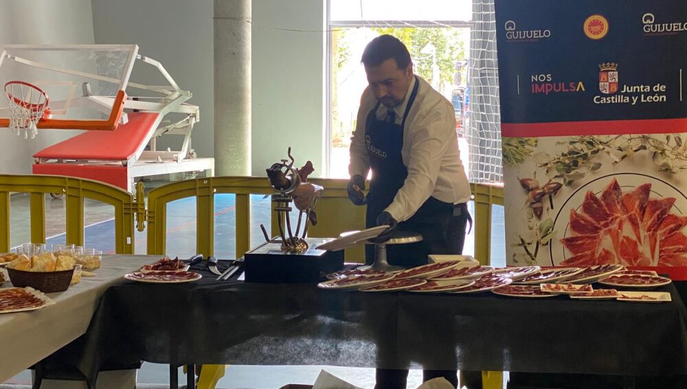 Jamón para los trabajadores de los medios de comunicación