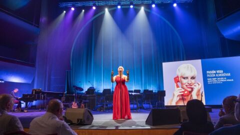 Pasi&oacute;n Vega en el Teatro P&eacute;rez Gald&oacute;s