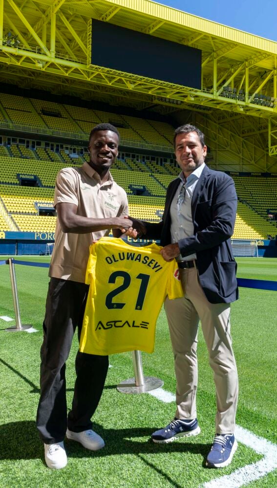 Oluwaseyi en su preentación