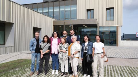 Vecinos de Nuevo Roces en la inauguraci&oacute;n del centro de salud