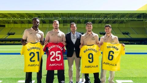 Mikautadze: "Pires me habl&oacute; muy bien del Villarreal"
